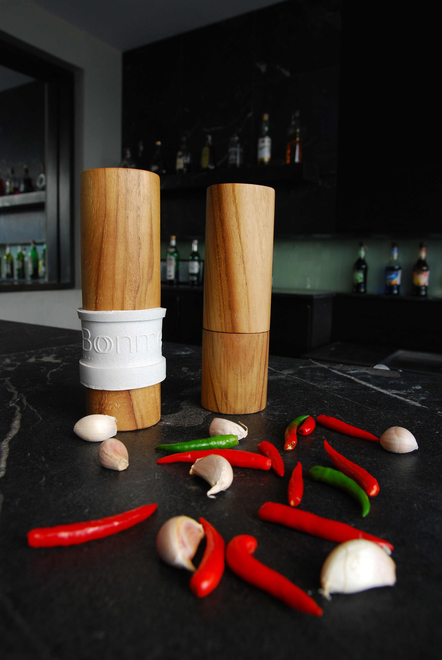Grinding kitchenware design for thai food
