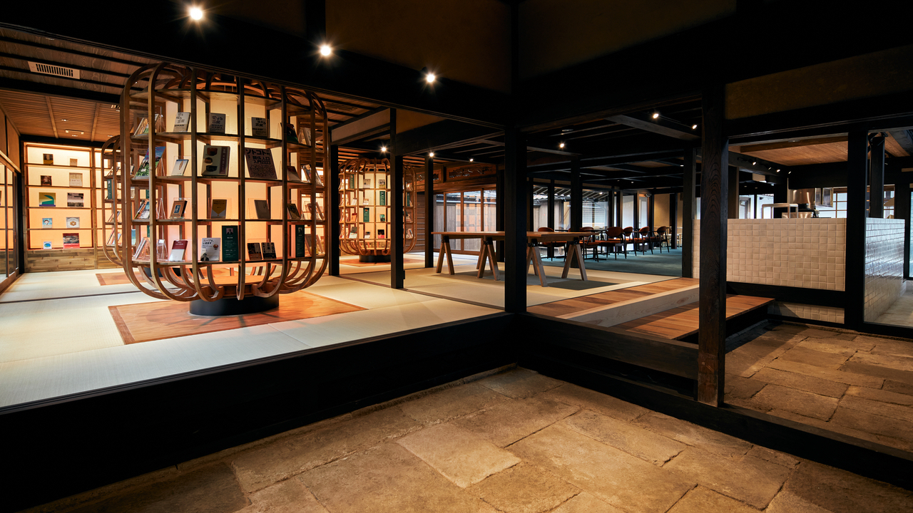 天然木の回転書棚 [Turns / ターンズ] | Interior Shop NOLSIA RWKLHV 回転式本棚 ブック, image size:1280x720