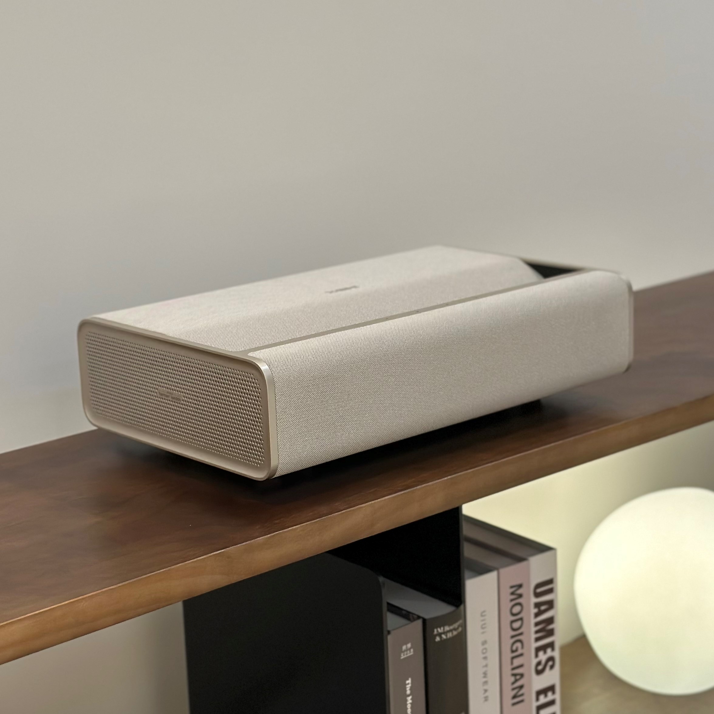 Ultra Short Throw Projector