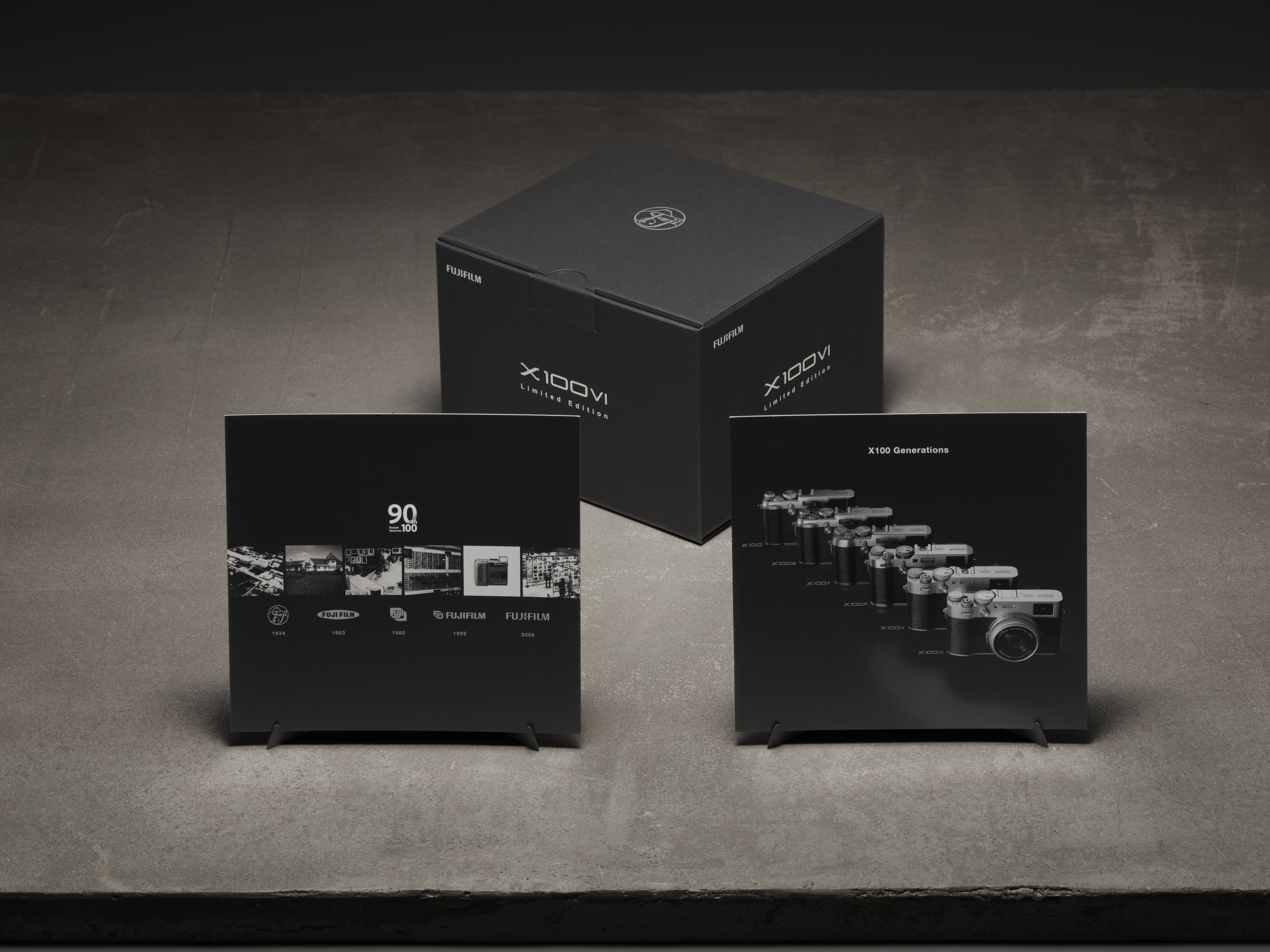 富士フイルムX100VI 付属品多数　1000ショット 保証書　元箱他 富士フイルムX100VI 付属品多数 1000ショット 保証書 元箱他 デジタル