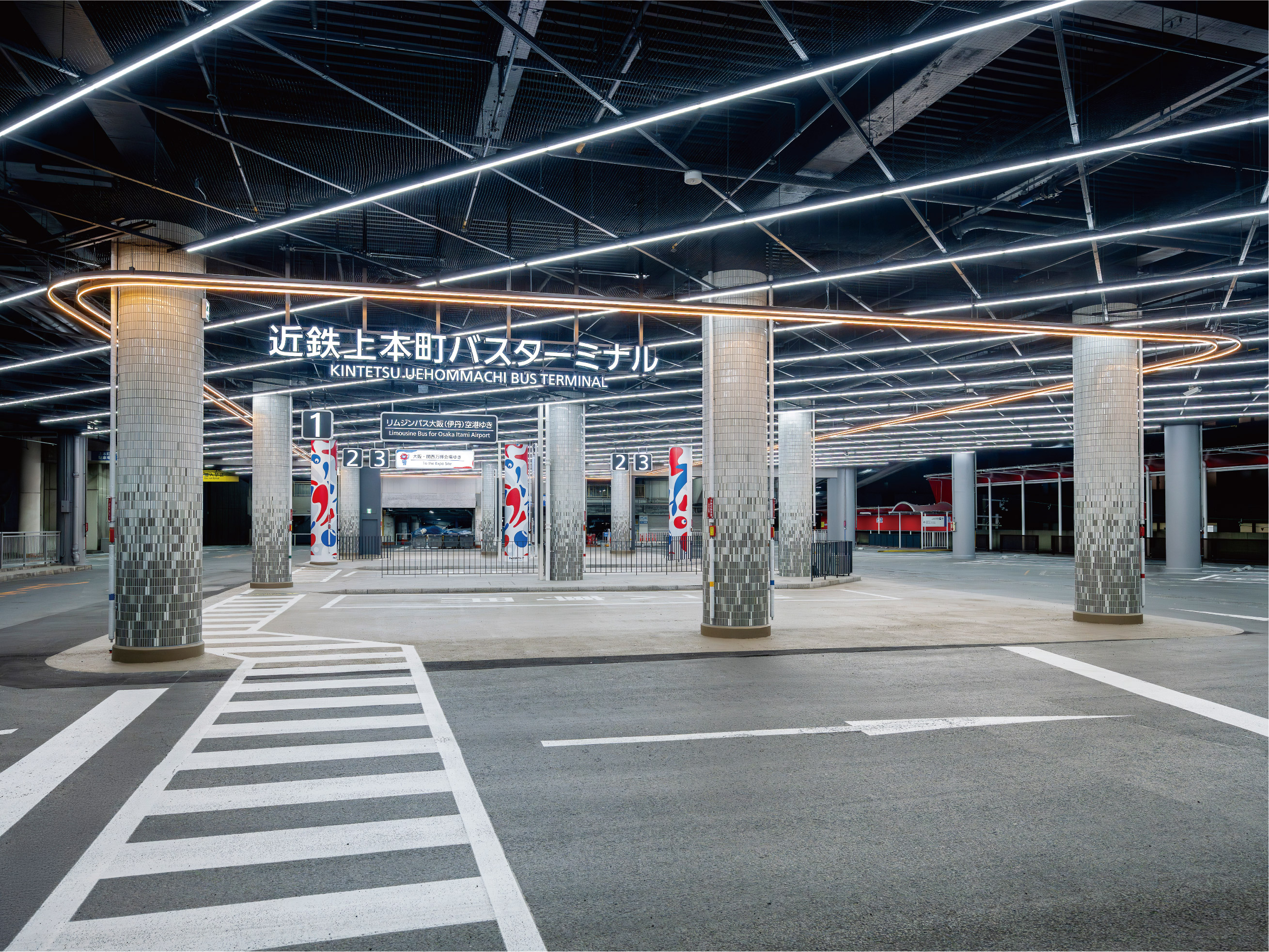 駅、バスターミナル
